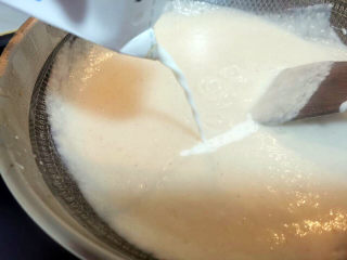 奶油蘑菇浓汤,加入牛奶