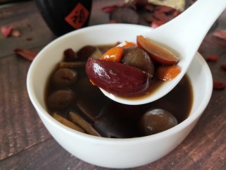 桂圆红枣枸杞姜汤,小仙女们的最爱