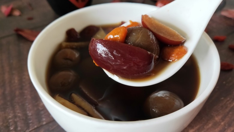 桂圆红枣枸杞姜汤,小仙女们的最爱