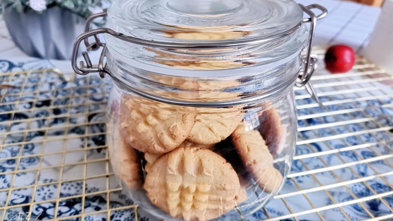 粗粮玉米面饼干（消耗玉米面）,一次吃不完装入密封罐保存防止回潮