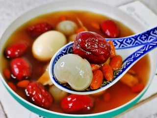 桂圆鸡蛋汤,一道很不错的甜品，驱寒暖宫佳品。
