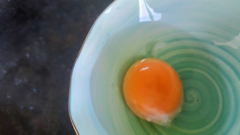 桂圆鸡蛋汤,加入鸡蛋