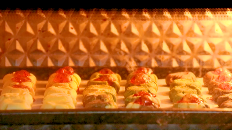 玛格丽特小饼干,烤箱160℃  15-20分钟
