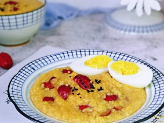 鸡蛋小米粥,小米粥养胃佳品呦～一碗粥，一个蛋，营养均衡。
