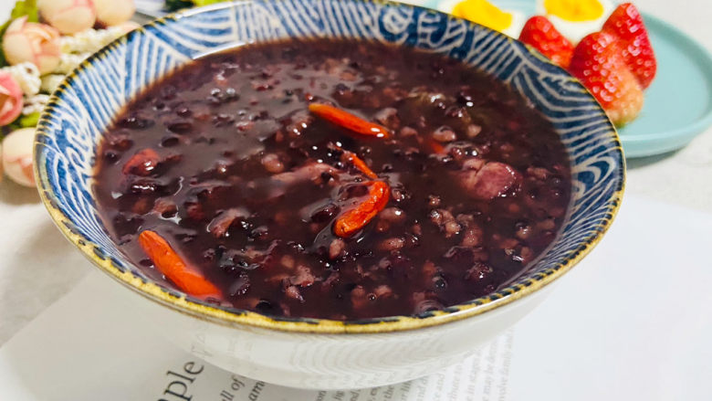 红枣黑米粥+ 滋阴补肾、健脾暖胃,红枣黑米粥成品图