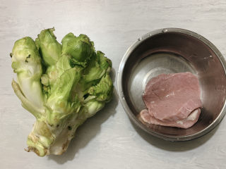 儿菜炒肉片,主要食材如图所示示意，儿菜、牛肉