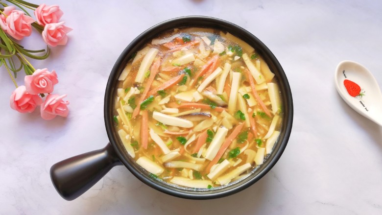 白玉菇豆腐汤,好喝有营养的一碗汤。