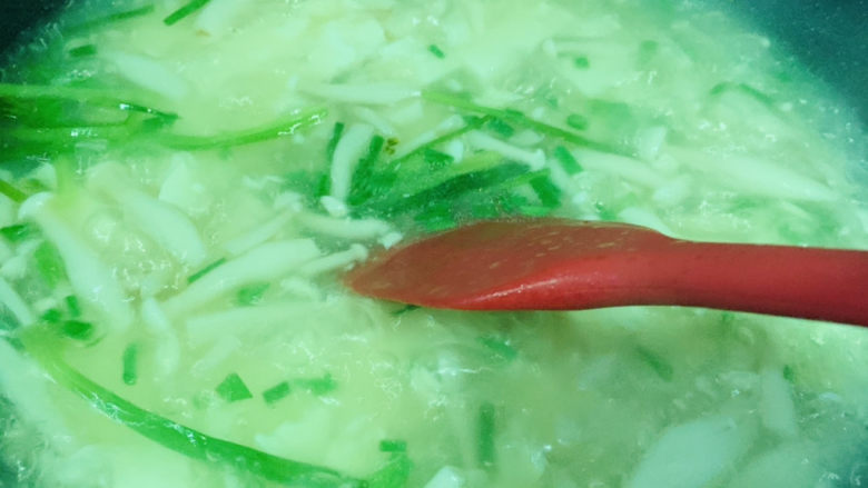 白玉菇豆腐汤,搅拌均匀调料