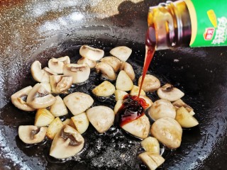 炒口蘑,蚝油调味