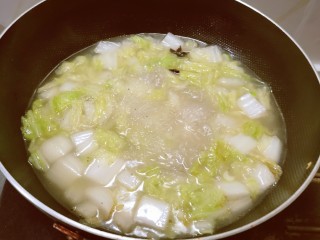 白菜粉丝汤,煮至食材口感满意了。