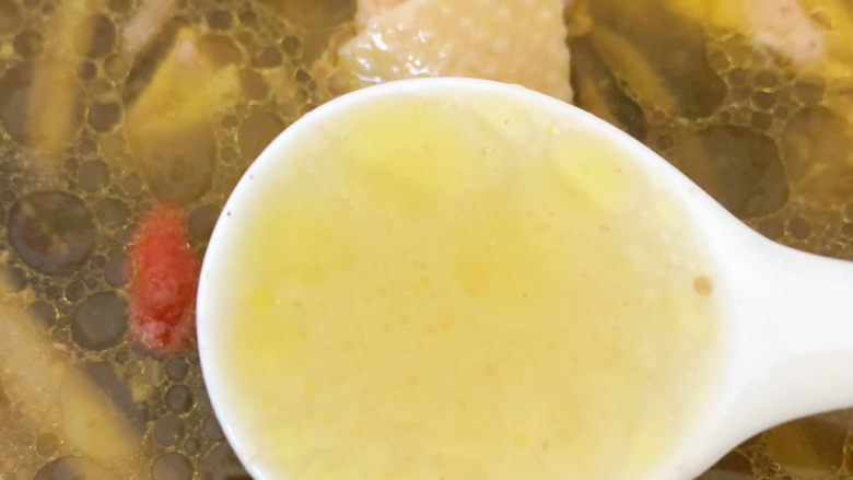 茶树菇炖鸡汤,又香又鲜！