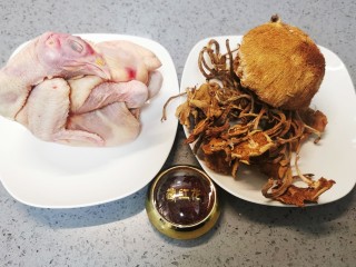 茶树菇炖鸡汤,准备食材