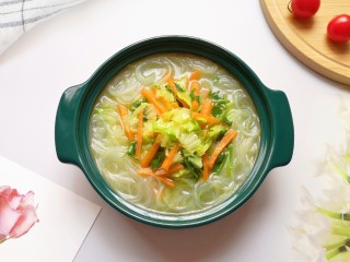 白菜粉丝汤,一碗简单又好喝的汤就做好啦！