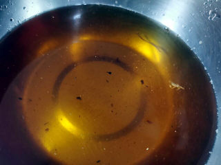 茶树菇炖鸡汤,泡茶树菇的水留着