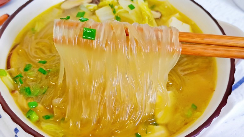 清汤砂锅白菜粉丝图片