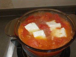 茄汁龙利鱼,熬制豆腐扶起来就可以了。