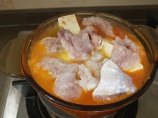 茄汁龙利鱼,鱼片锅开2分钟即可。