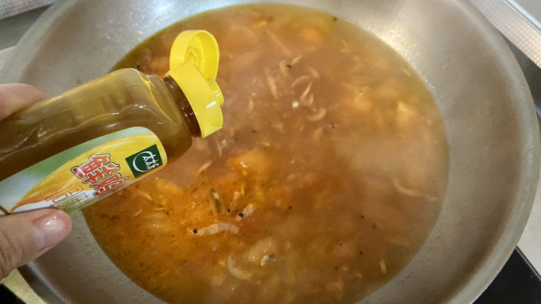 白菜粉丝汤➕番茄白菜木耳粉丝汤,加入一茶匙太太乐鸡汁增鲜调味