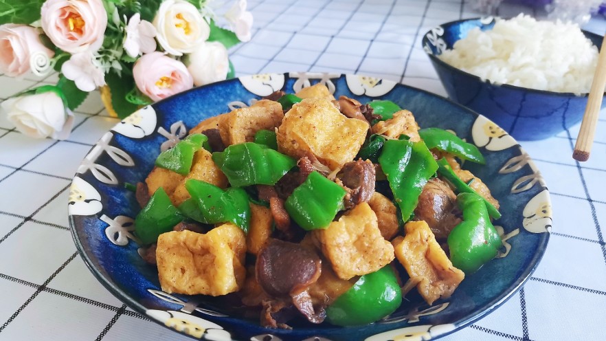 油豆腐炒青椒