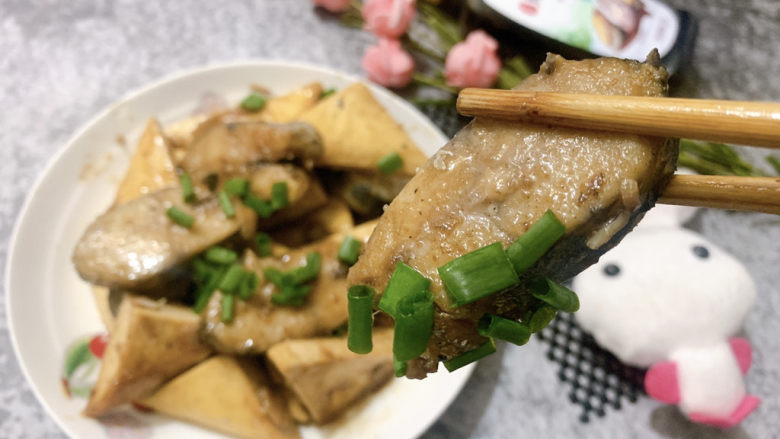 鲅鱼炖豆腐,营养吃不胖，鲜美下饭，大胆食用~