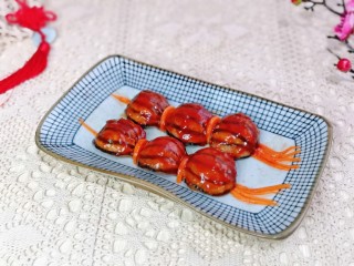 肉末蒸茄子,把做好的番茄酱淋在茄子上即可食用。