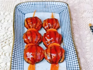 肉末蒸茄子,春节应景菜，灯笼象征团圆意义，提前祝大家新年快乐。