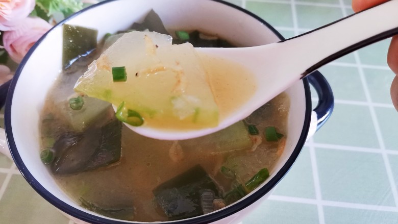 冬瓜海带汤,营养又减肥的冬瓜海带汤就做好了