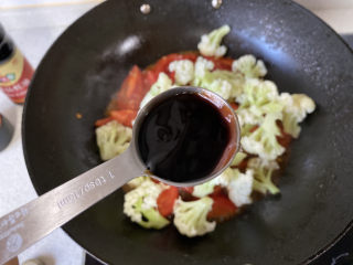开胃番茄花菜,1勺蚝油