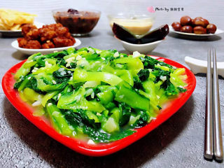 蒜蓉小白菜,每天餐桌都要有一盘绿色蔬菜对健康有益哦