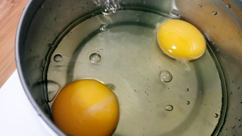银鱼炖蛋,打蛋