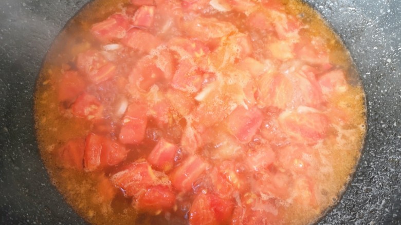 番茄花菜,烧开以后转中火煮2分钟。