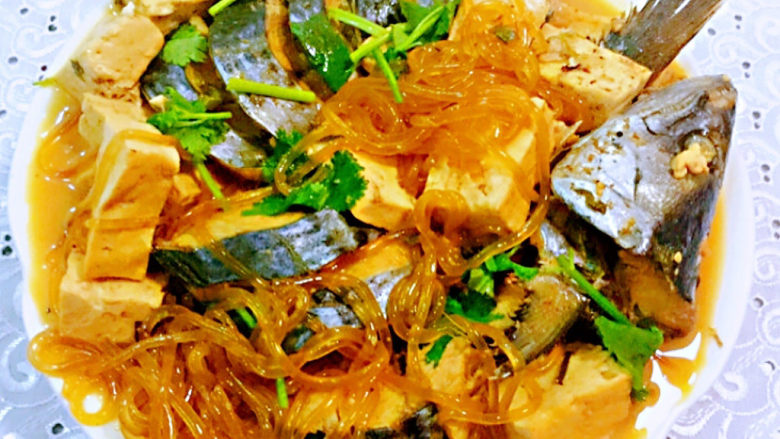 鲅鱼炖豆腐,这道美味是正宗的下饭神器美味佳肴