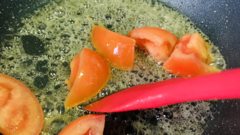 番茄花菜,大火翻炒