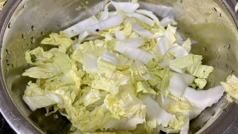 白菜丸子汤➕白菜木耳丸子汤,白菜叶切粗段