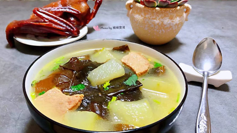 冬瓜海带汤,这是一碗营养丰富又健康的美味汤哦