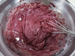 红丝绒草莓🍓裸蛋糕,画“z”字搅拌均匀