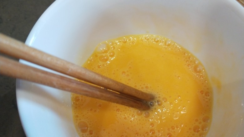 木耳蛋花汤,搅拌均匀备用。