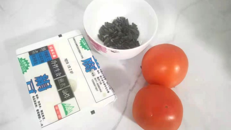 西红柿豆腐汤,准备食材