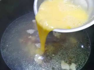 木耳蛋花汤,再加入蛋液