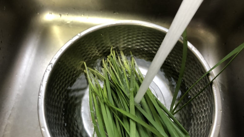绿豆芽炒韭菜,清晰干净控干水