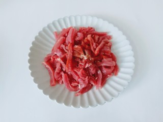 青椒炒牛肉,加半勺食用盐。