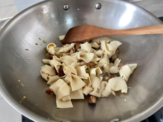 红烧豆腐皮➕香菇青菜烧豆腐皮,下豆腐结