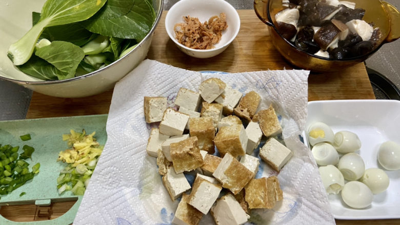 三鲜豆腐➕素三鲜豆腐,全部食材准备好