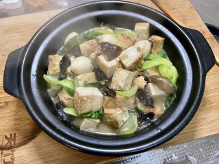 三鲜豆腐➕素三鲜豆腐,起锅装盘