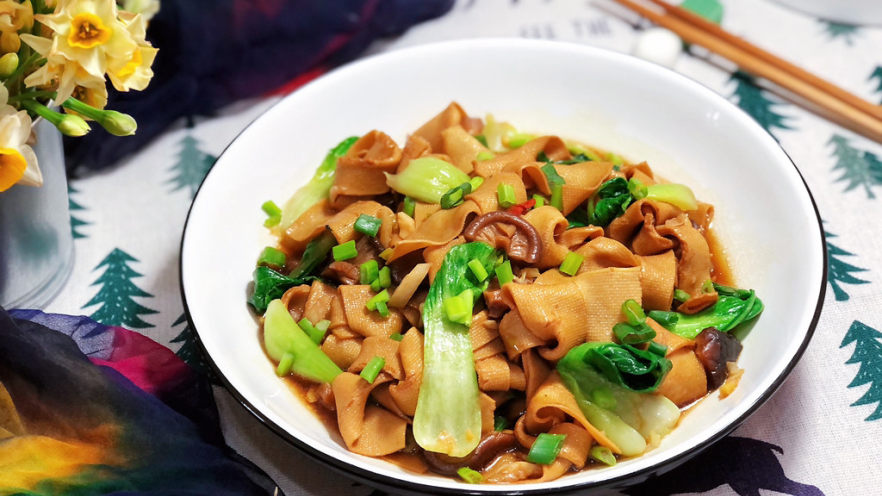 红烧豆腐皮➕香菇青菜烧豆腐皮