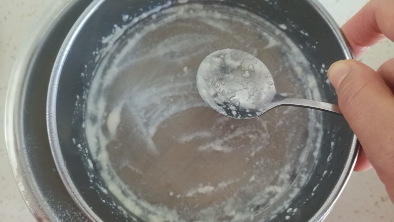 豆腐布丁,用勺子碾压过筛一遍更细腻