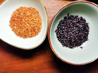糯米肉丸子,红米，黑米