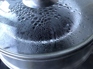 豆沙猪油八宝饭,上锅蒸25分钟左右。