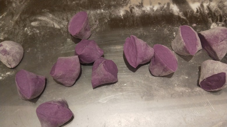 紫薯花卷,切成小剂子？