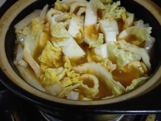 萝卜白菜汤,微煮一下再加入少许鸡汁搅匀即可